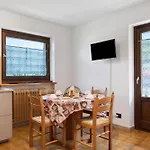 Maison Le Cre 2 * Introd