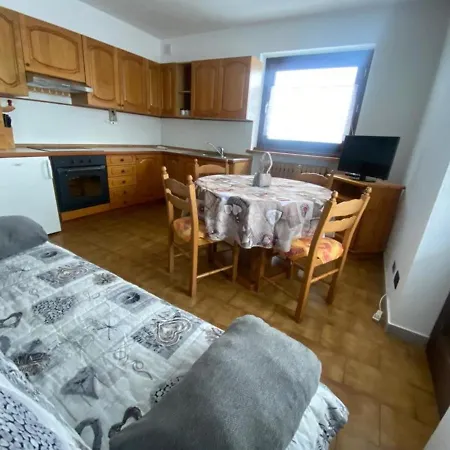 Holiday home Maison Le Cre 2 *