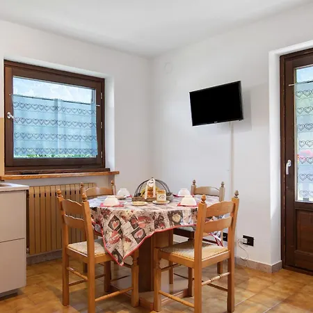 Maison Le Cre 2 * Introd