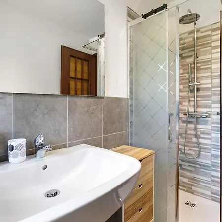 Maison Le Cre 2 度假居 因特罗德